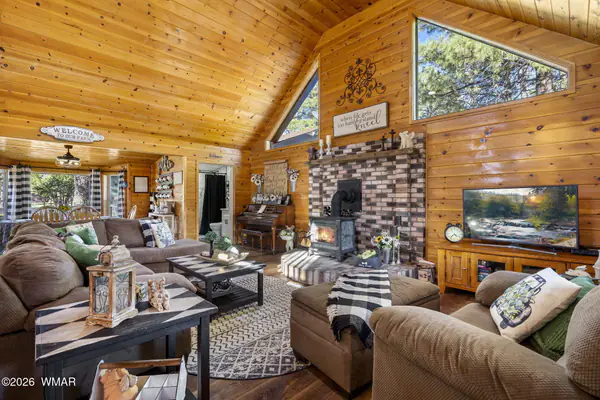 2224 Meadow Trail, Overgaard, AZ 85933