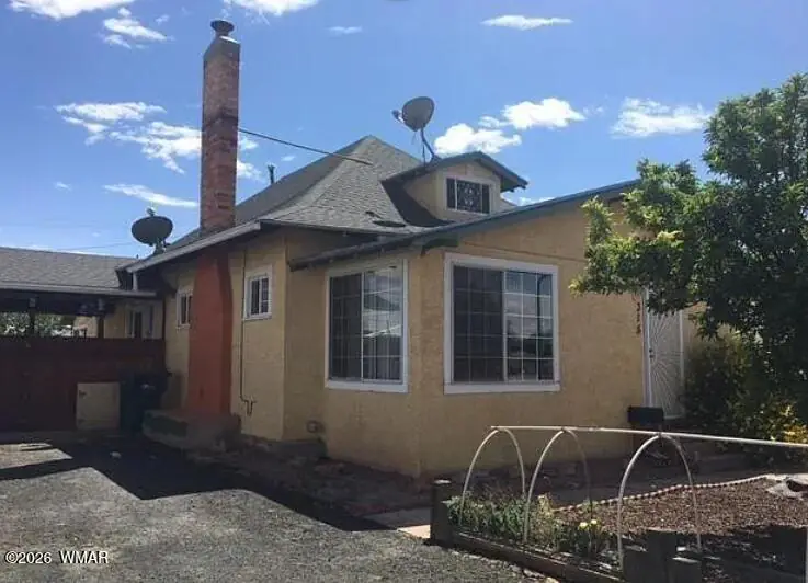 315 W Hopi Drive, Holbrook, AZ 86025 — Photo 1 of 5