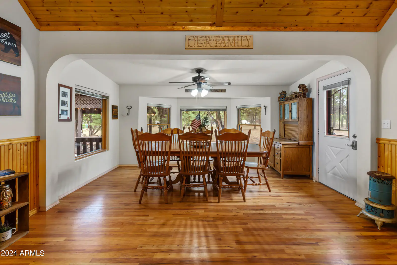 2903 N Skylark Drive, Overgaard, AZ 85933, photo 6 of 31
