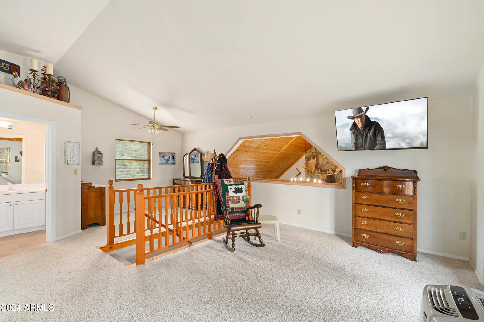 2903 N Skylark Drive, Overgaard, AZ 85933, photo 10 of 31