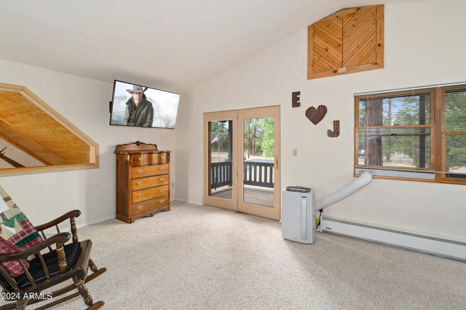 2903 N Skylark Drive, Overgaard, AZ 85933, photo 11 of 31
