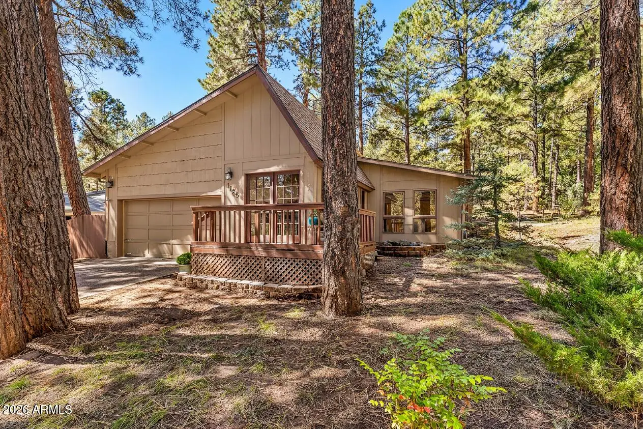 1125 W SHULLENBARGER Drive, Flagstaff, AZ 86005 — Photo 1 of 30