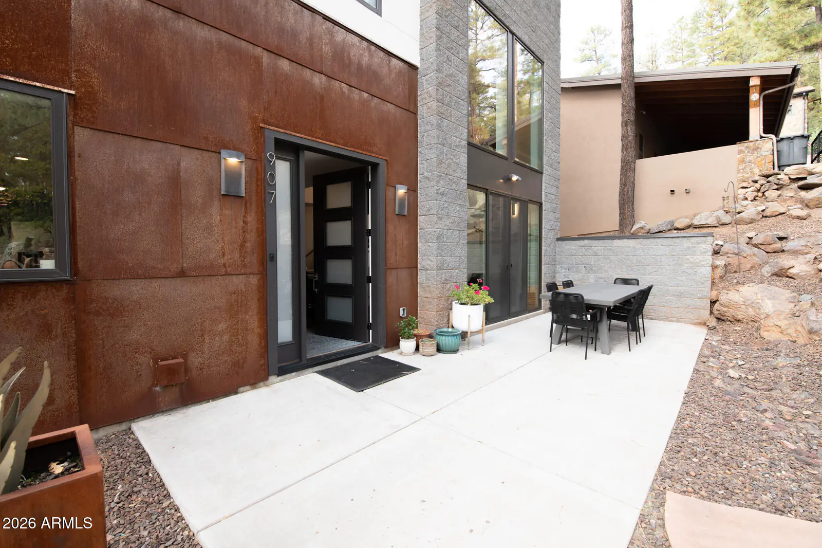 907 W Montvale Avenue, Flagstaff, AZ 86001 — Photo 1 of 42
