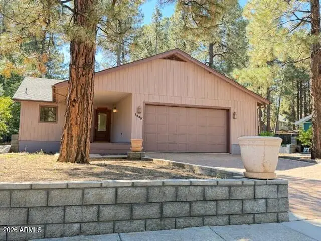 1925 W UNIVERSITY HEIGHTS Drive N, Flagstaff, AZ 86005 — Photo 1 of 33