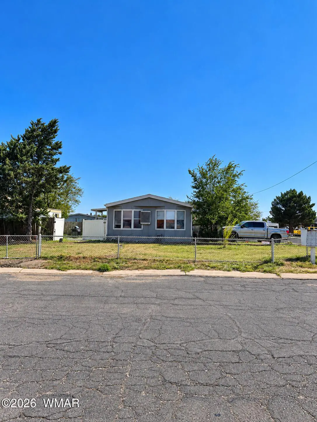 327 Edwardo Avenue, Holbrook, AZ 86025 — Photo 1 of 9