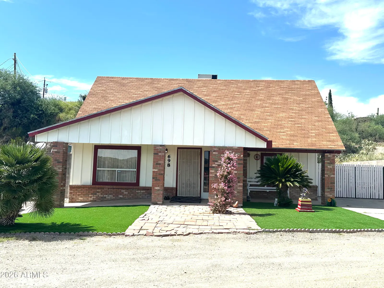 698 E Cactus Drive, Globe, AZ 85501 — Photo 1 of 26