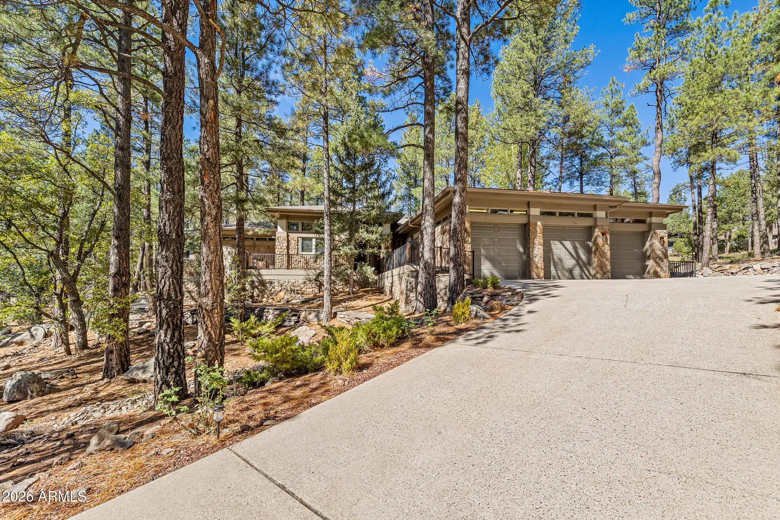 3739 RICHARD KERN, Flagstaff, AZ 86005 — Photo 1 of 43