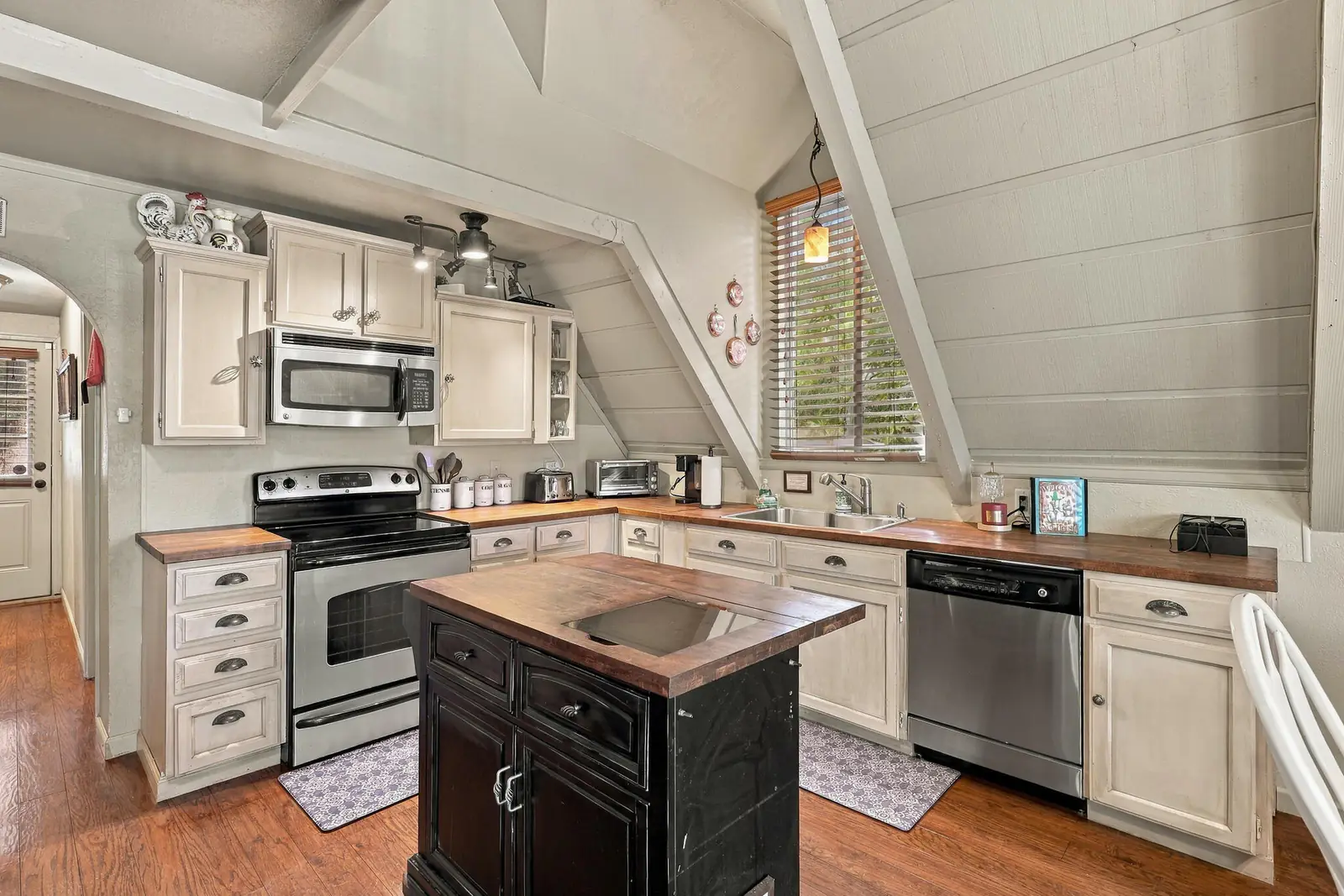 351 N Sleepy Hollow Drive, Payson, AZ 85541, photo 5 of 37